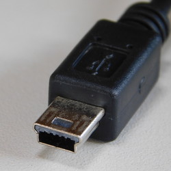 Mini USB Type-Bの端子画像